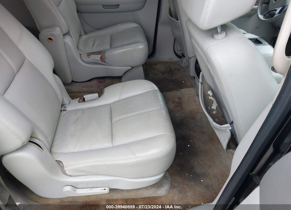 2008 CHEVROLET SUBURBAN 1500 LT VIN: 3GNFC16018G233804