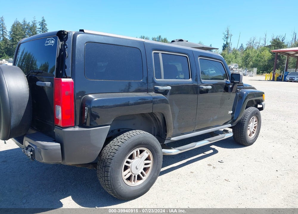 2007 HUMMER H3 SUV VIN: 5GTDN13E578166132