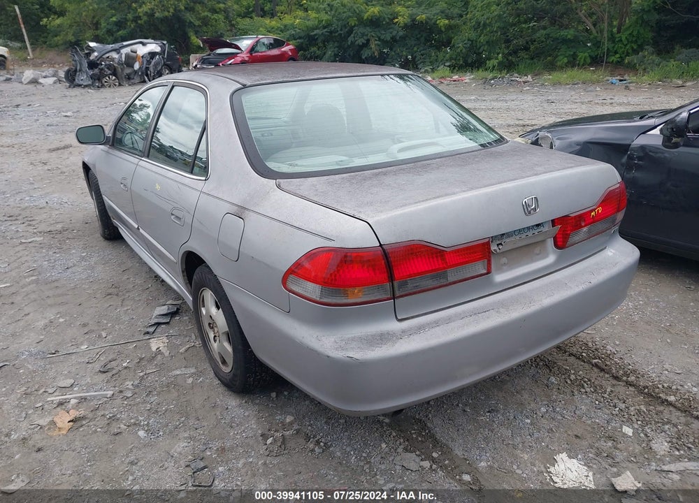 2001 HONDA ACCORD 3.0 EX VIN: 1HGCG16581A078881