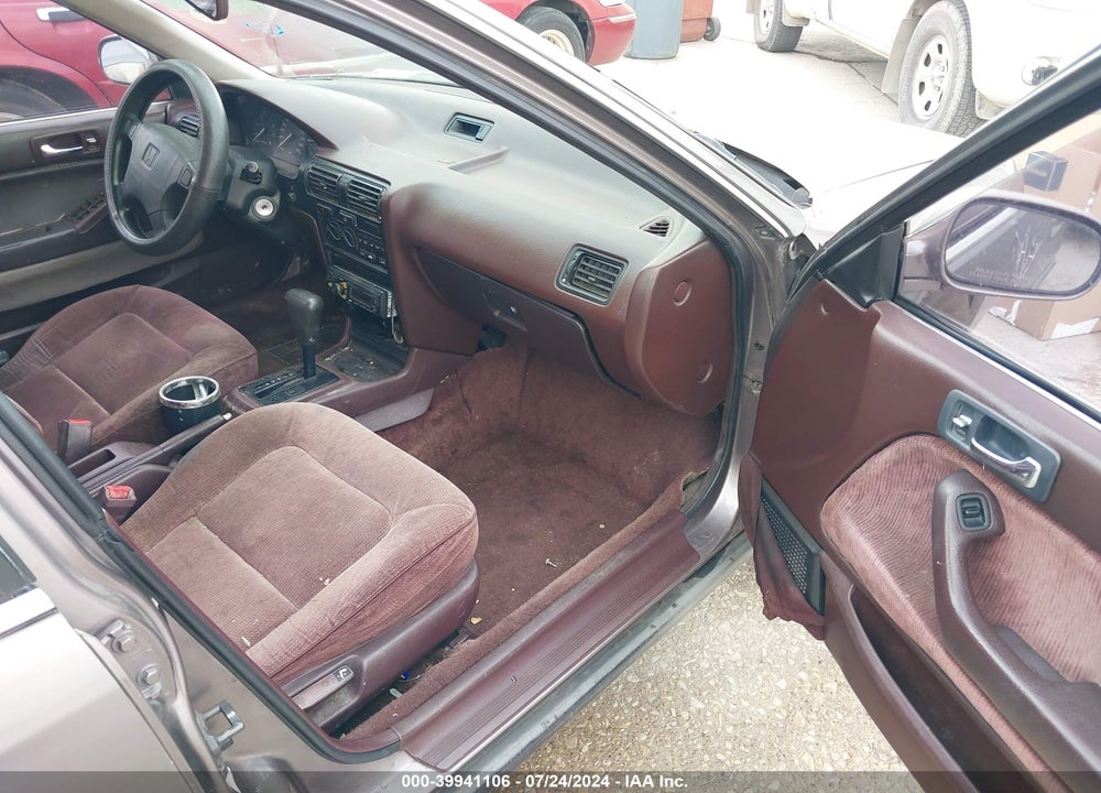 1993 HONDA ACCORD LX VIN: 1HGCB7659PA063994