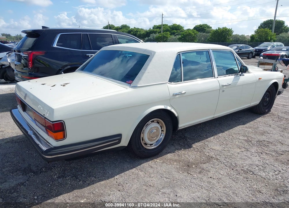 1988 ROLLS-ROYCE SILVER SPIRIT VIN: SCAZS02A9JCX24476