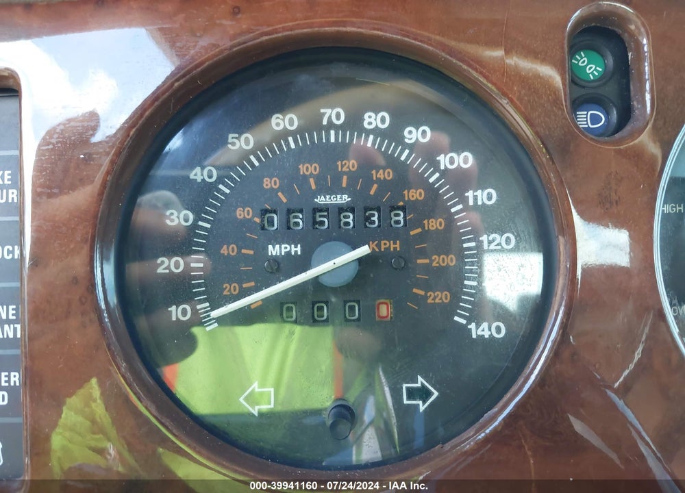 1988 ROLLS-ROYCE SILVER SPIRIT VIN: SCAZS02A9JCX24476