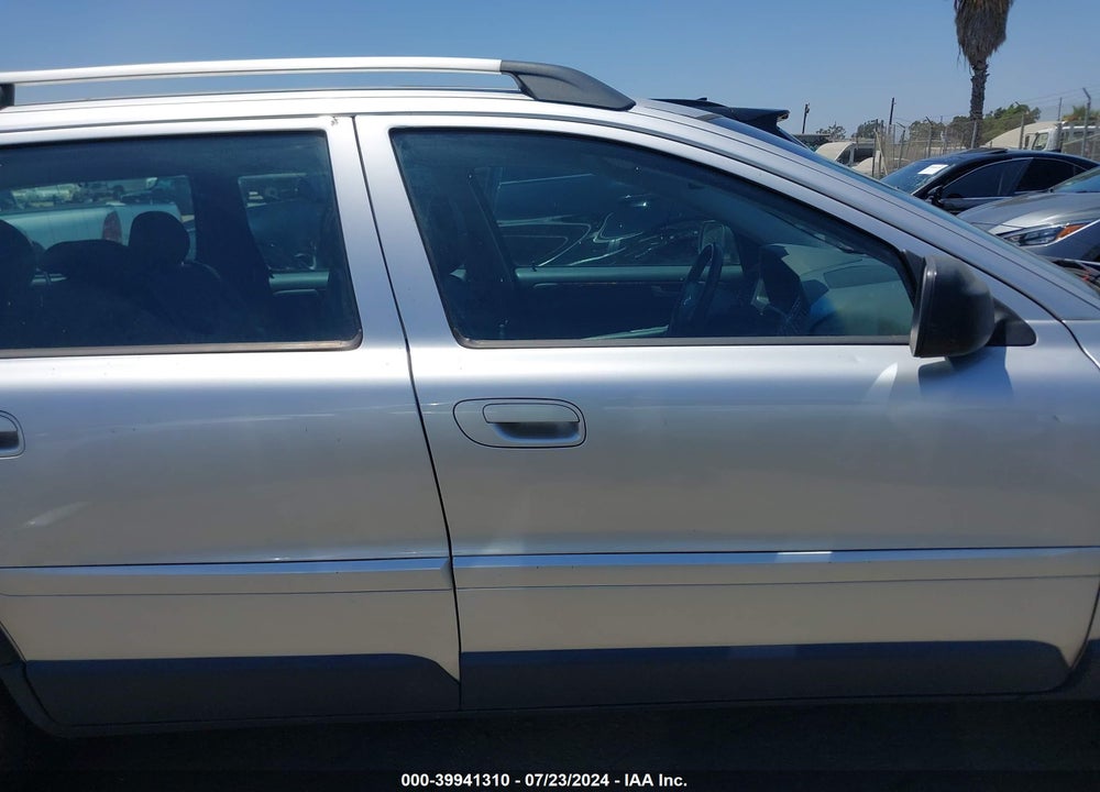 2005 VOLVO XC70 2.5T AWD VIN: YV1SZ592551182497