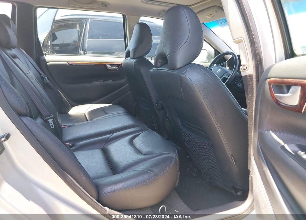 2005 VOLVO XC70 2.5T AWD VIN: YV1SZ592551182497