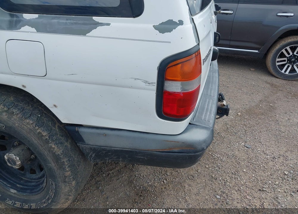 1996 NISSAN PATHFINDER LE/SE/XE VIN: JN8AR05Y8TW022200