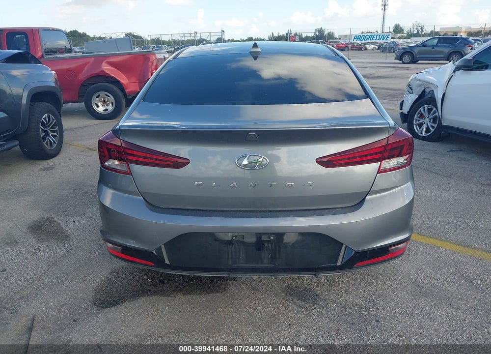 2019 HYUNDAI ELANTRA SEL VIN: 5NPD84LF0KH468186