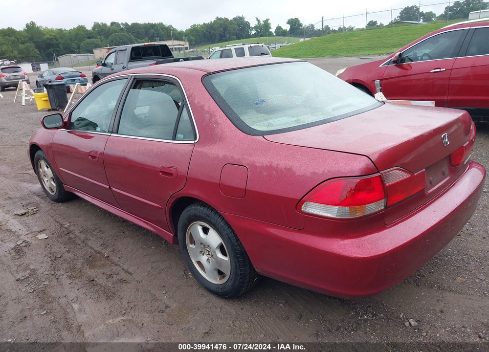 2001 HONDA ACCORD 3.0 EX VIN: 1HGCG16581A048683