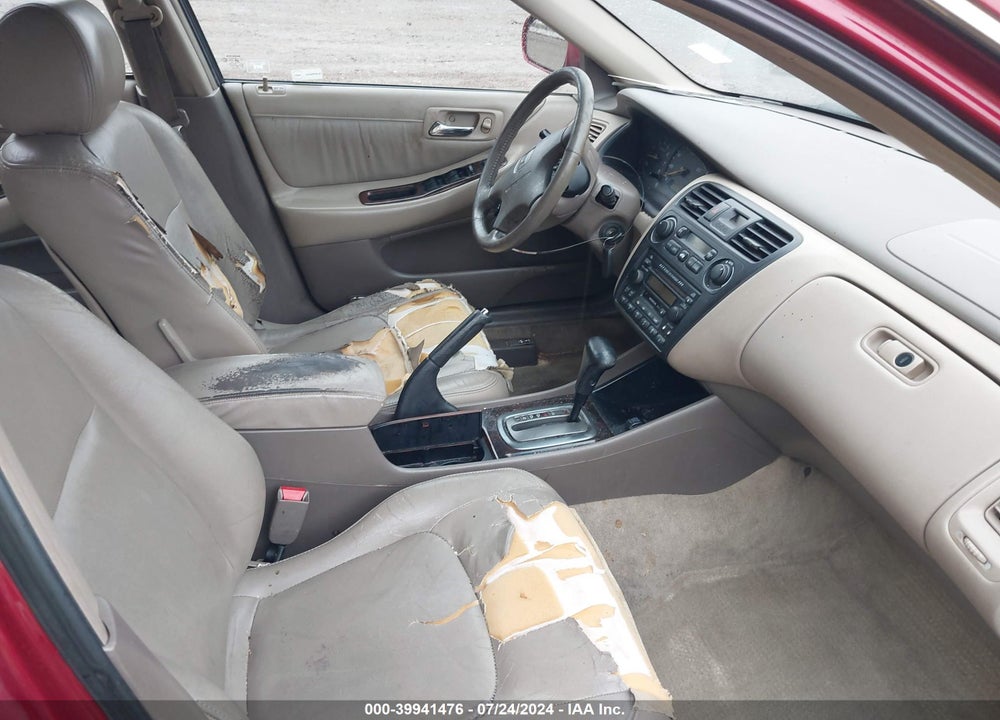 2001 HONDA ACCORD 3.0 EX VIN: 1HGCG16581A048683