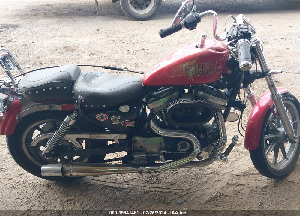 1990 HARLEY-DAVIDSON XLH883 VIN: 1HD4CAM11LY111985