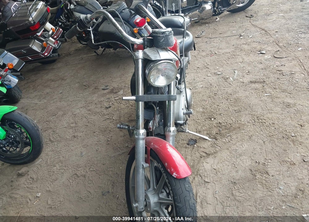 1990 HARLEY-DAVIDSON XLH883 VIN: 1HD4CAM11LY111985