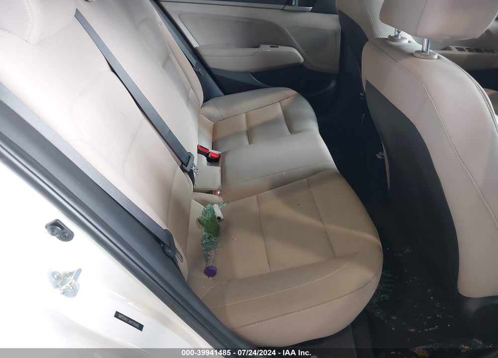 2017 HYUNDAI ELANTRA SE VIN: 5NPD84LF3HH120066