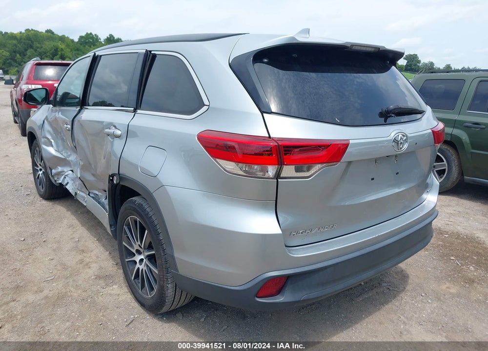2017 TOYOTA HIGHLANDER SE VIN: 5TDKZRFH3HS511372