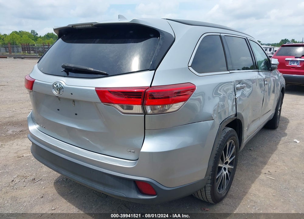 2017 TOYOTA HIGHLANDER SE VIN: 5TDKZRFH3HS511372