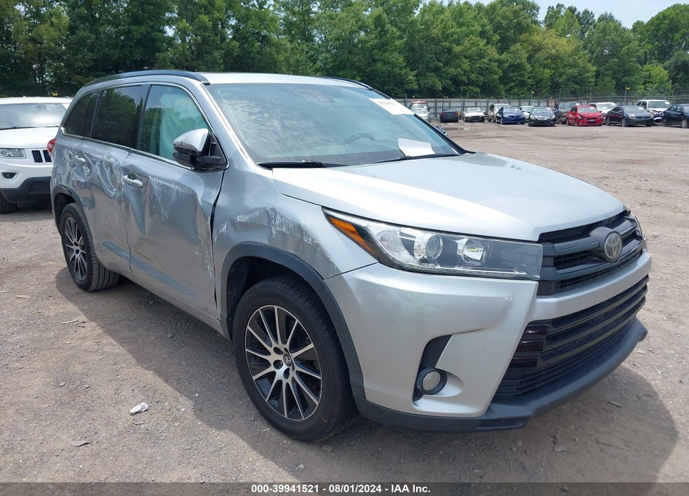 2017 TOYOTA HIGHLANDER SE VIN: 5TDKZRFH3HS511372