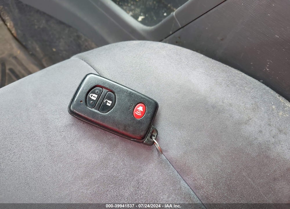 2012 TOYOTA PRIUS V TWO VIN: JTDZN3EU2C3059981