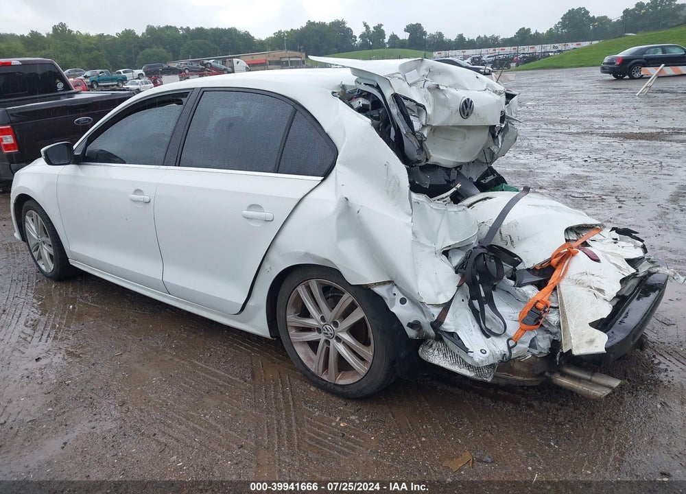 2015 VOLKSWAGEN JETTA 2.0L TDI SEL VIN: 3VWLA7AJ7FM261350