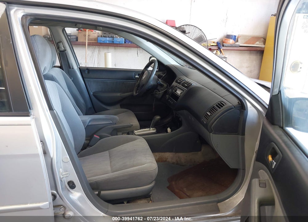 2005 HONDA CIVIC LX VIN: 2HGES16545H607385