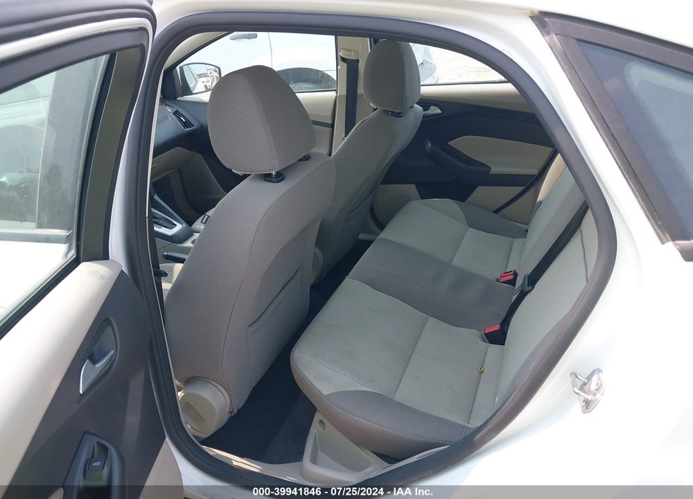 2014 FORD FOCUS SE VIN: 1FADP3F28EL383267