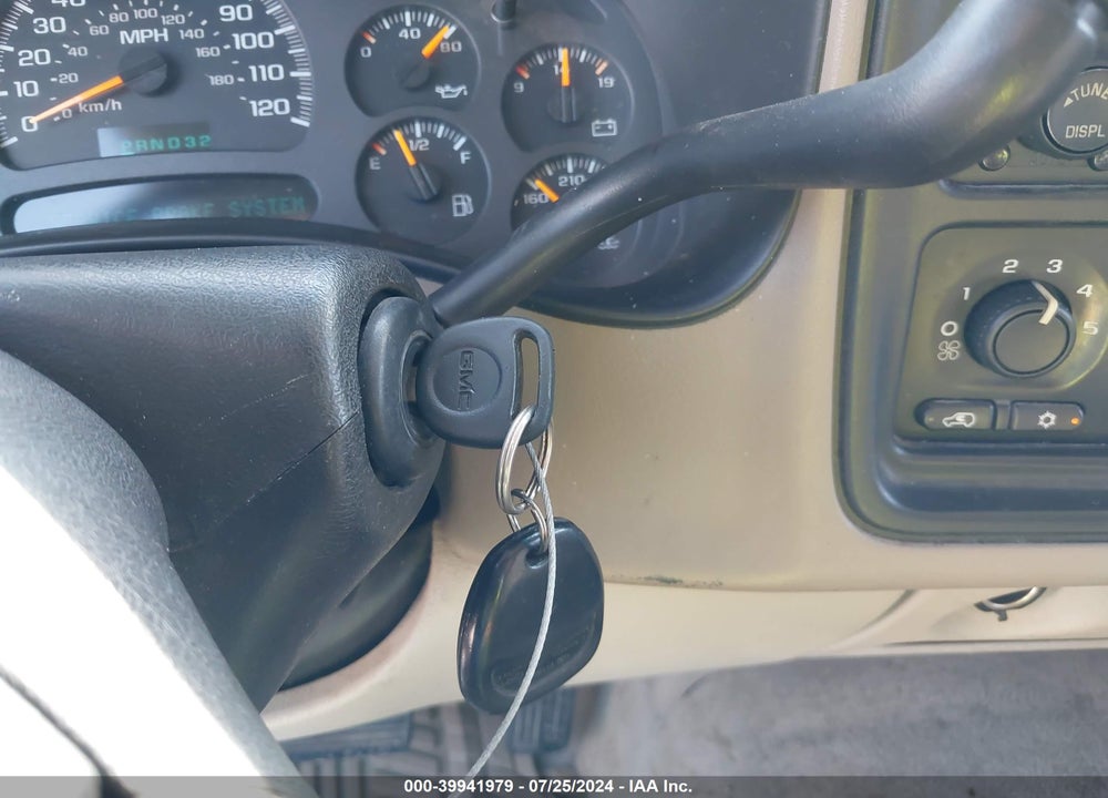 2004 GMC YUKON SLE VIN: 1GKEC13V54R117847