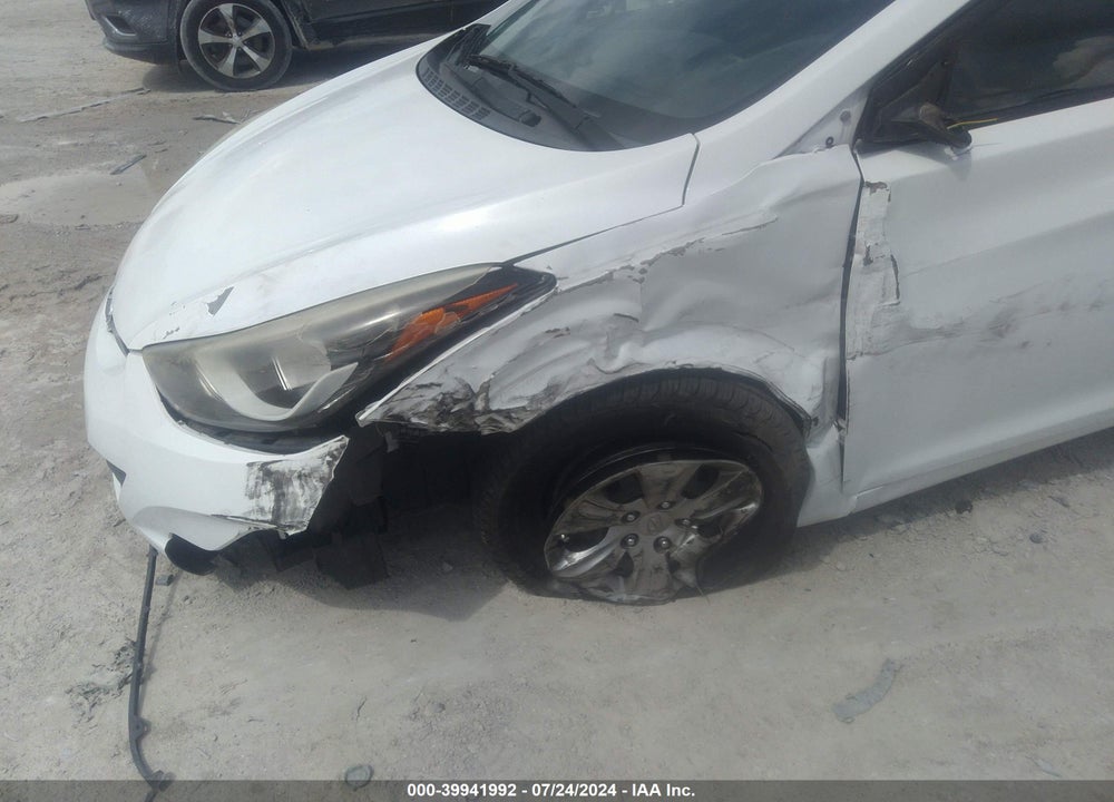 2016 HYUNDAI ELANTRA SE VIN: 5NPDH4AE9GH754488