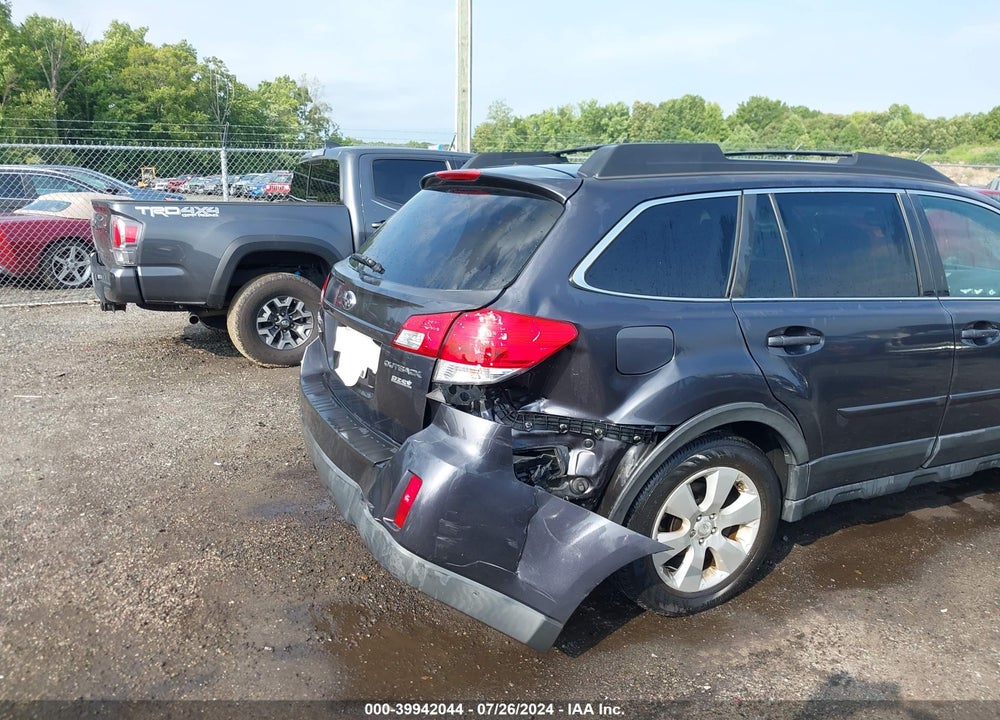 2011 SUBARU OUTBACK 2.5I PREMIUM VIN: 4S4BRBGC8B3386383