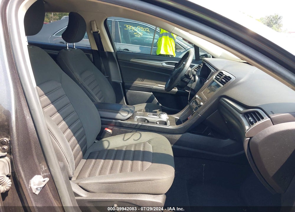 2019 FORD FUSION SE VIN: 3FA6P0HD1KR163021
