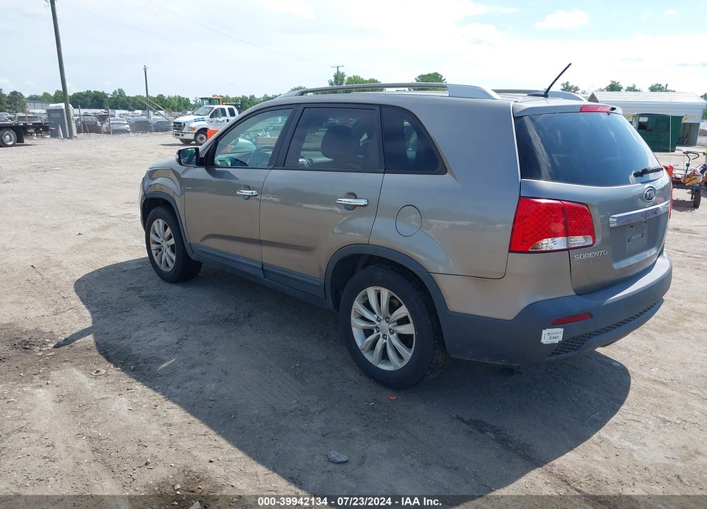 2011 KIA SORENTO LX V6 VIN: 5XYKT4A26BG045349