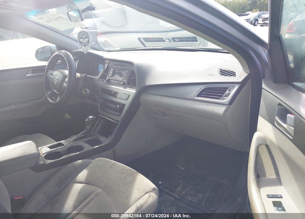 2015 HYUNDAI SONATA SE VIN: 5NPE24AF5FH003109
