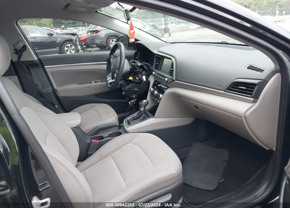 2020 HYUNDAI ELANTRA SEL VIN: 5NPD84LF4LH527483