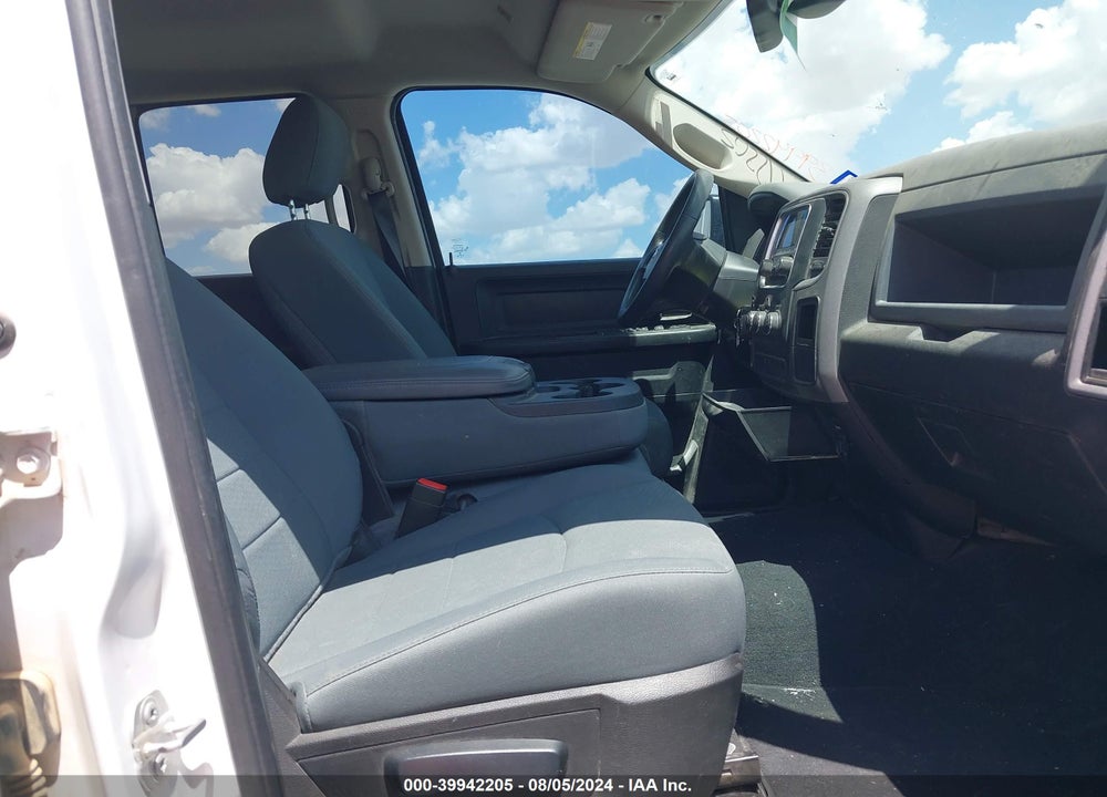 2019 RAM 1500 CLASSIC TRADESMAN QUAD CAB 4X2 6'4 BOX VIN: 1C6RR6FT5KS747495