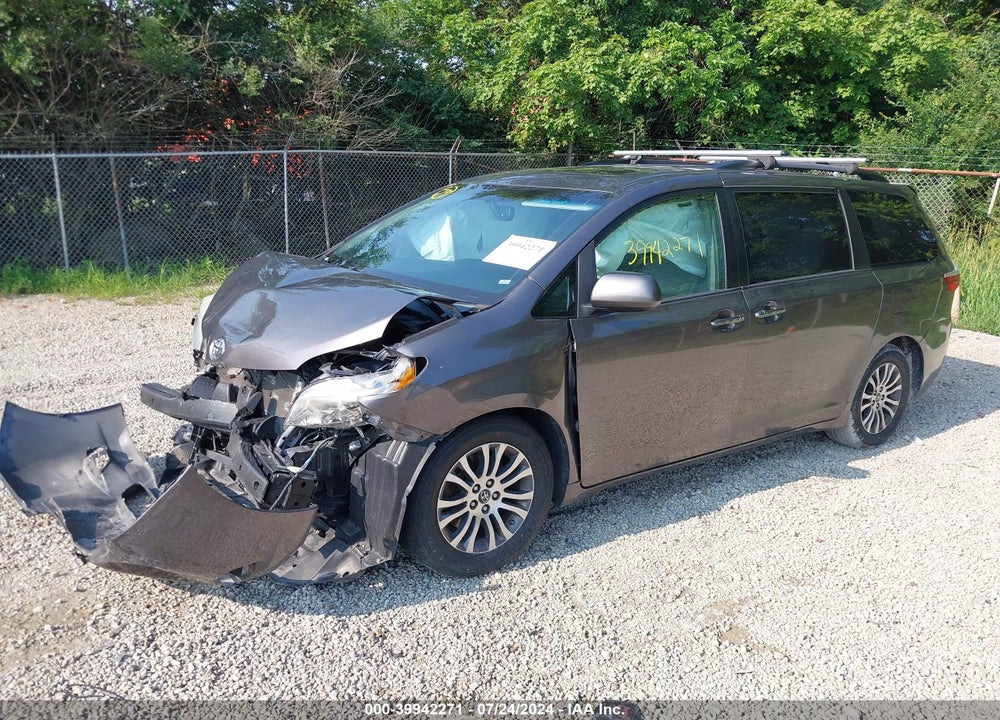 2016 TOYOTA SIENNA XLE 8 PASSENGER VIN: 5TDYK3DC4GS715714