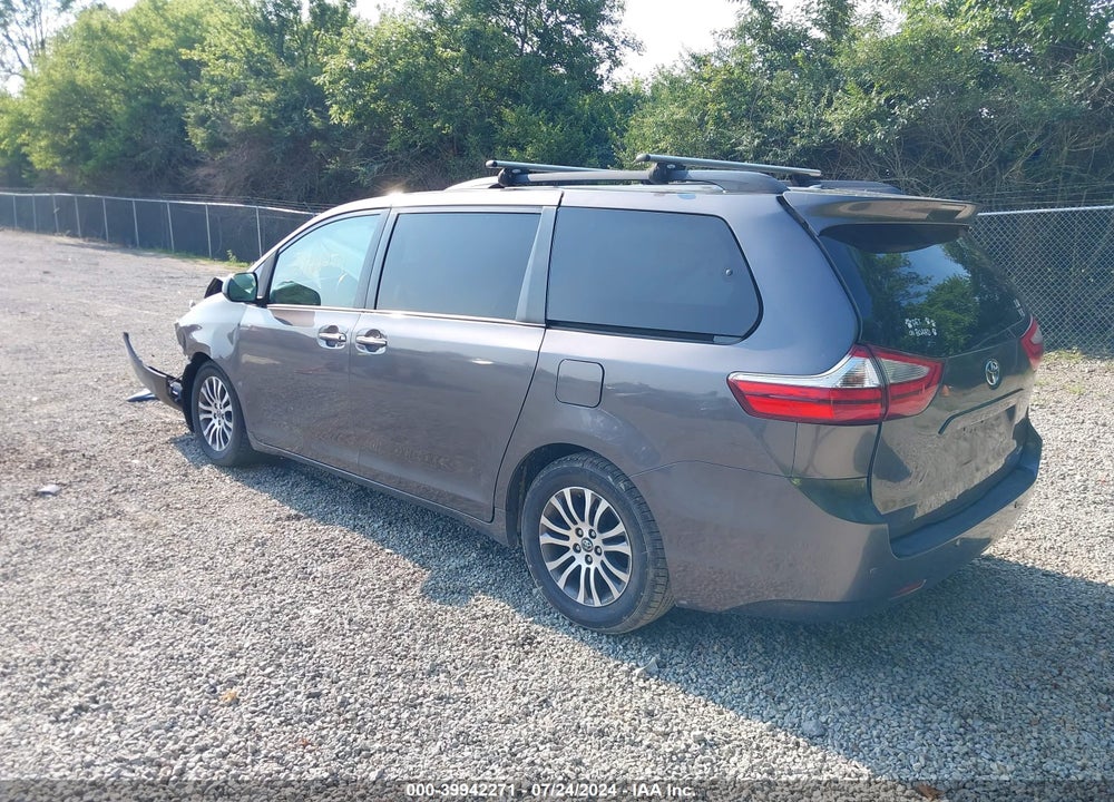 2016 TOYOTA SIENNA XLE 8 PASSENGER VIN: 5TDYK3DC4GS715714