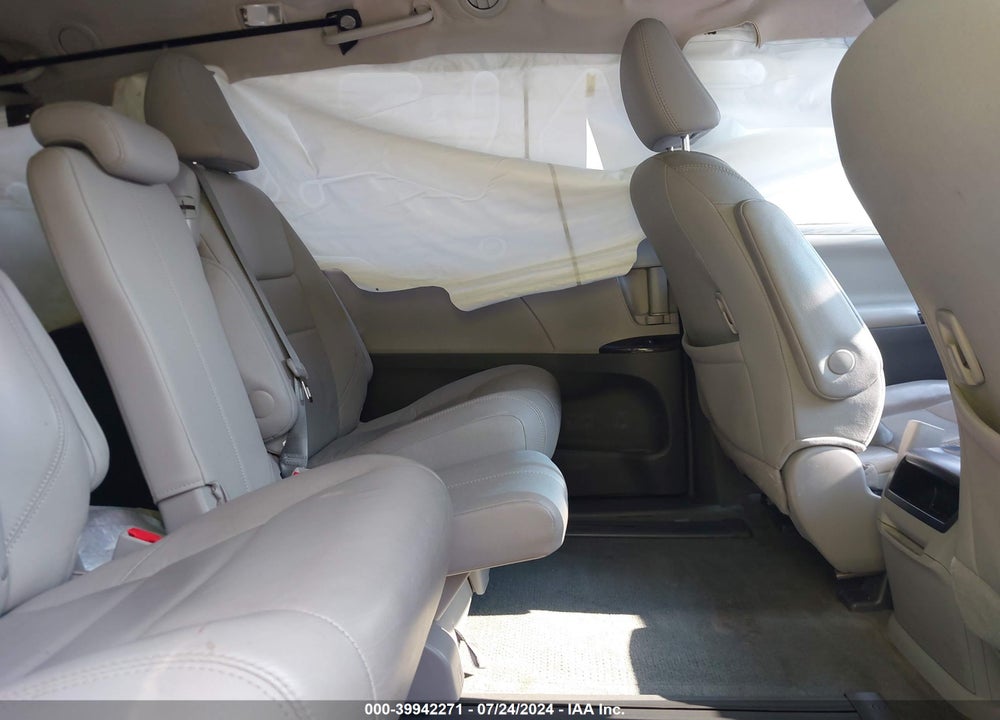 2016 TOYOTA SIENNA XLE 8 PASSENGER VIN: 5TDYK3DC4GS715714