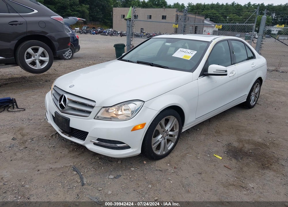 2013 MERCEDES-BENZ C 300 LUXURY 4MATIC/SPORT 4MATIC VIN: WDDGF8AB5DR245329