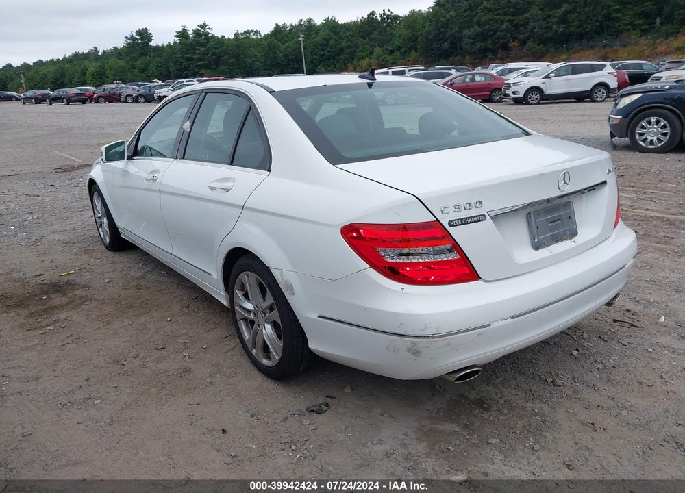 2013 MERCEDES-BENZ C 300 LUXURY 4MATIC/SPORT 4MATIC VIN: WDDGF8AB5DR245329