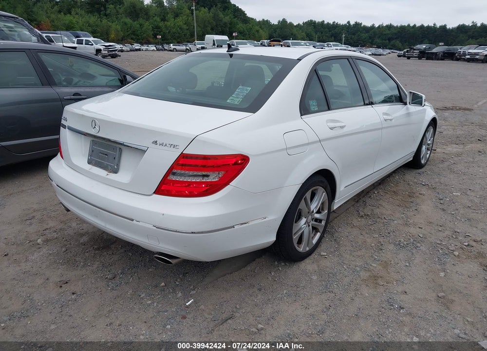 2013 MERCEDES-BENZ C 300 LUXURY 4MATIC/SPORT 4MATIC VIN: WDDGF8AB5DR245329