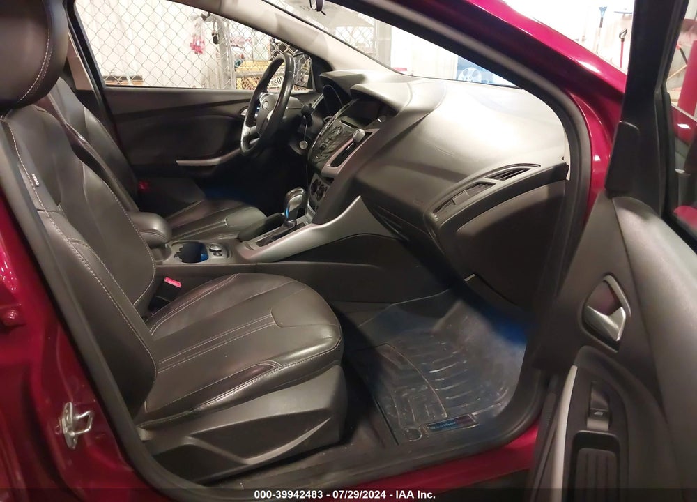 2014 FORD FOCUS SE VIN: 1FADP3F27EL230072