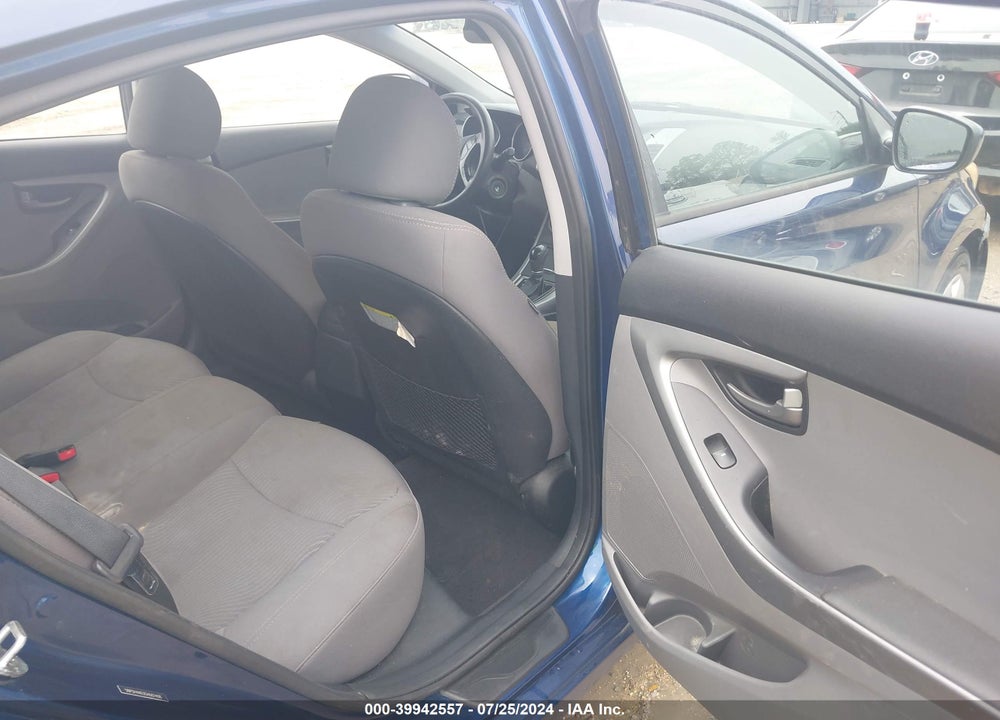 2016 HYUNDAI ELANTRA SE VIN: 5NPDH4AE0GH687408
