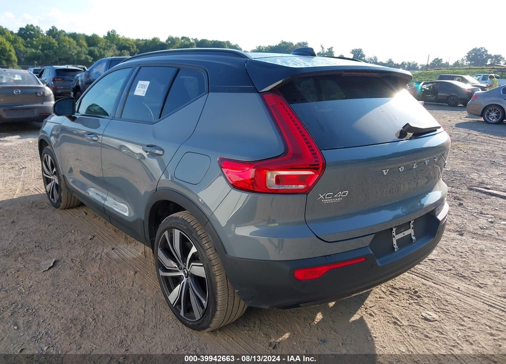 2022 VOLVO XC40 RECHARGE PURE ELECTRIC P8 TWIN ULTIMATE VIN: YV4ED3UB2N2762231