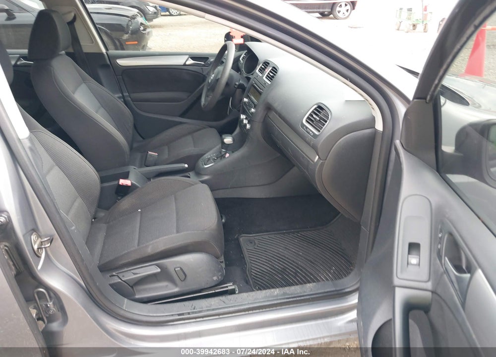 2011 VOLKSWAGEN GOLF 2.5L 4-DOOR VIN: WVWDB7AJ2BW126047