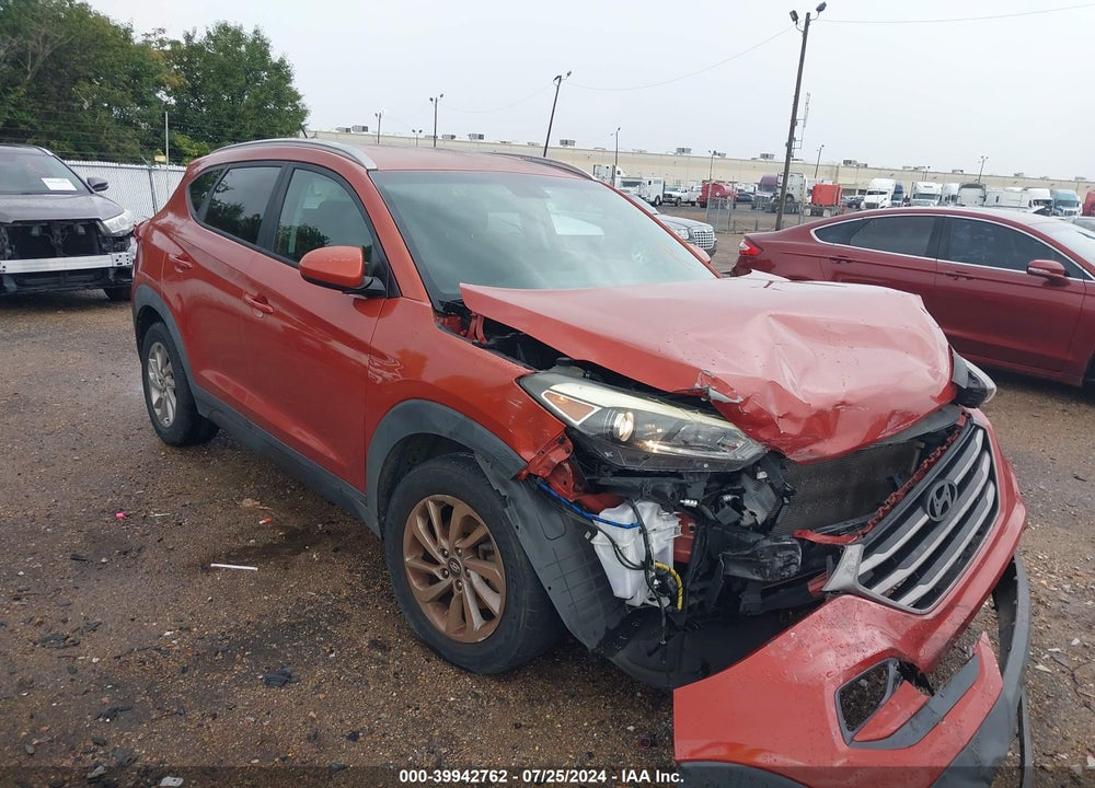 2016 HYUNDAI TUCSON SE VIN: KM8J33A46GU090851