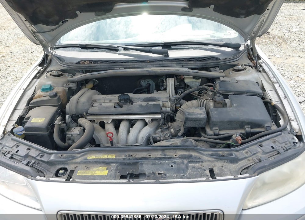 2006 VOLVO V70 2.4 VIN: YV1SW612662566827