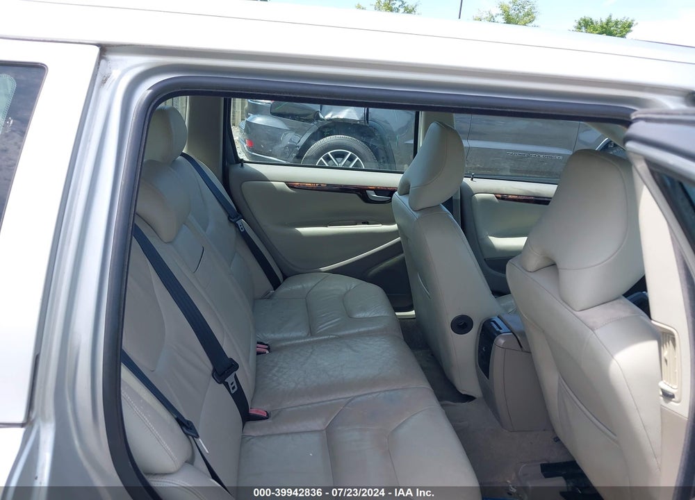 2006 VOLVO V70 2.4 VIN: YV1SW612662566827