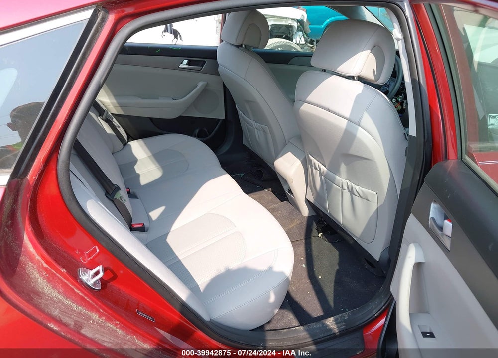 2015 HYUNDAI SONATA SE VIN: 5NPE24AF8FH252911