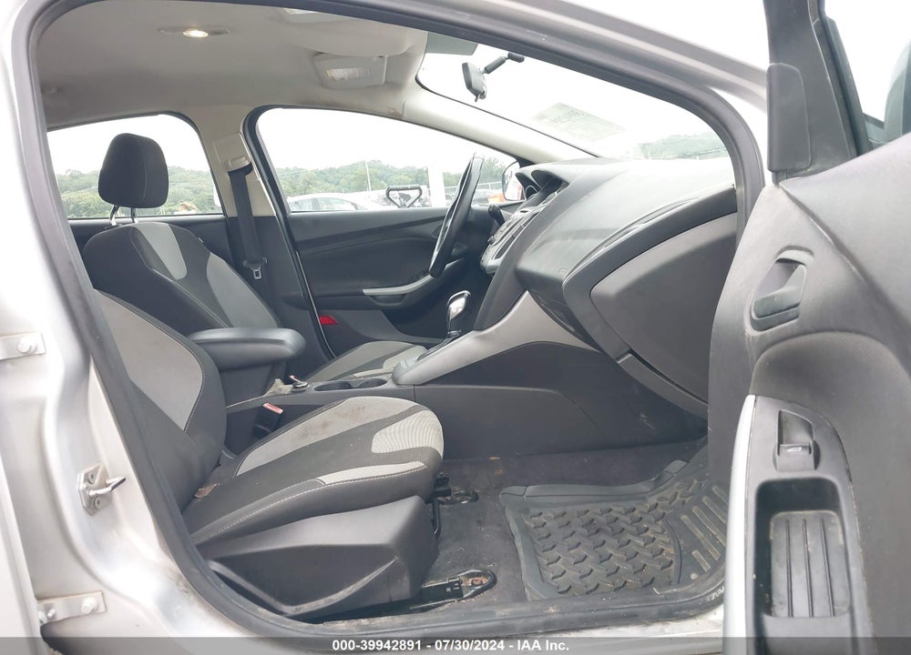 2012 FORD FOCUS SE VIN: 1FAHP3K2XCL282011