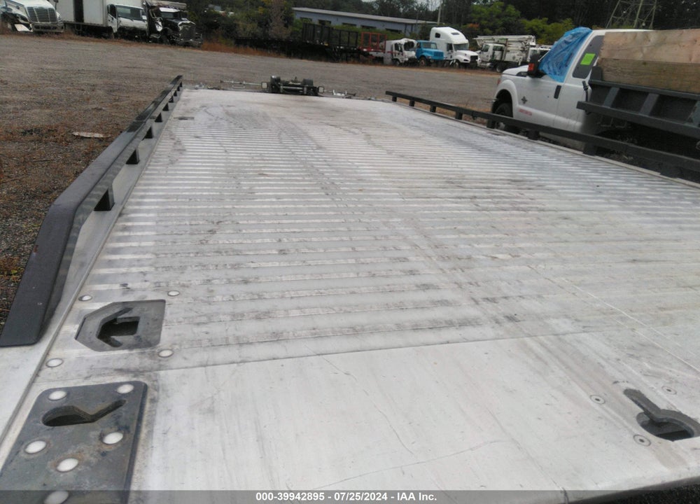 2024 CENTURY 21' CARRIER WITH LIFT ASSEMBLY VIN: XXXXAL12L2D233055