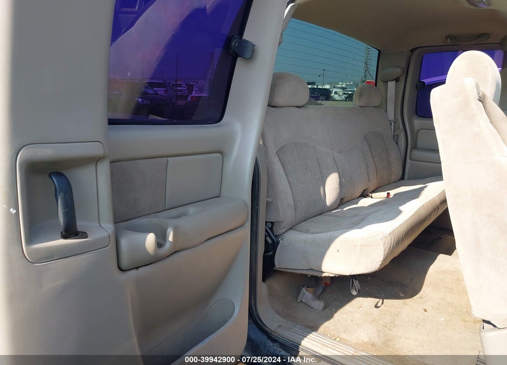 2001 CHEVROLET SILVERADO 2500HD LS VIN: 1GCHK29U11E242671