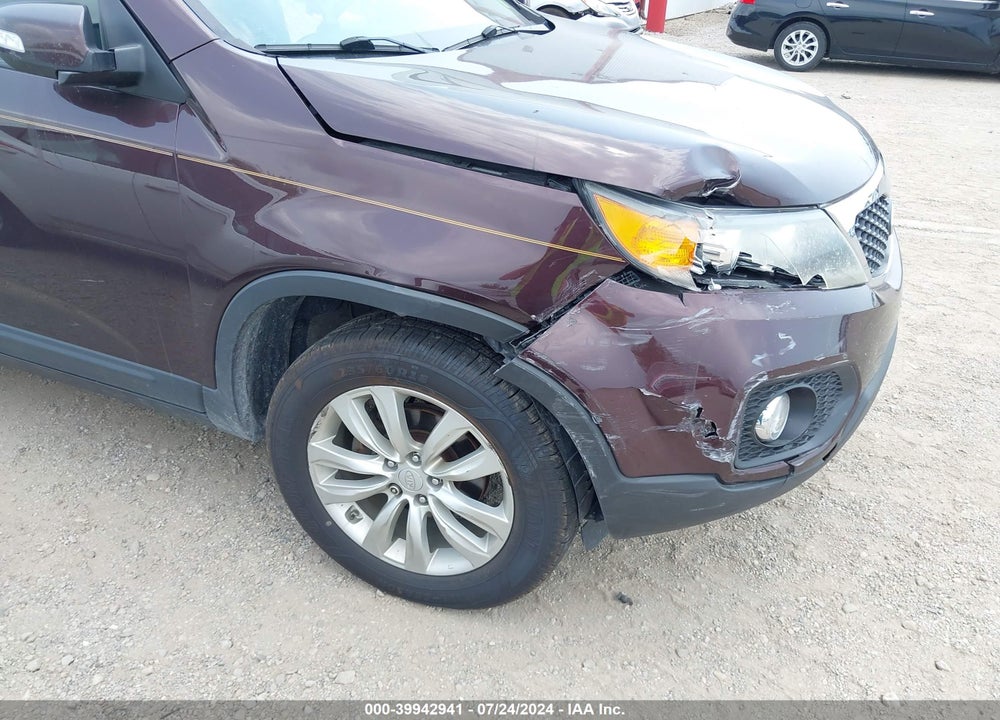 2011 KIA SORENTO EX VIN: 5XYKU4A19BG120579