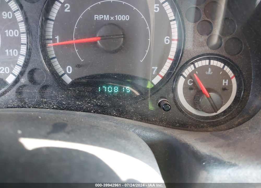 2005 JEEP LIBERTY SPORT VIN: 1J4GL48KX5W671645