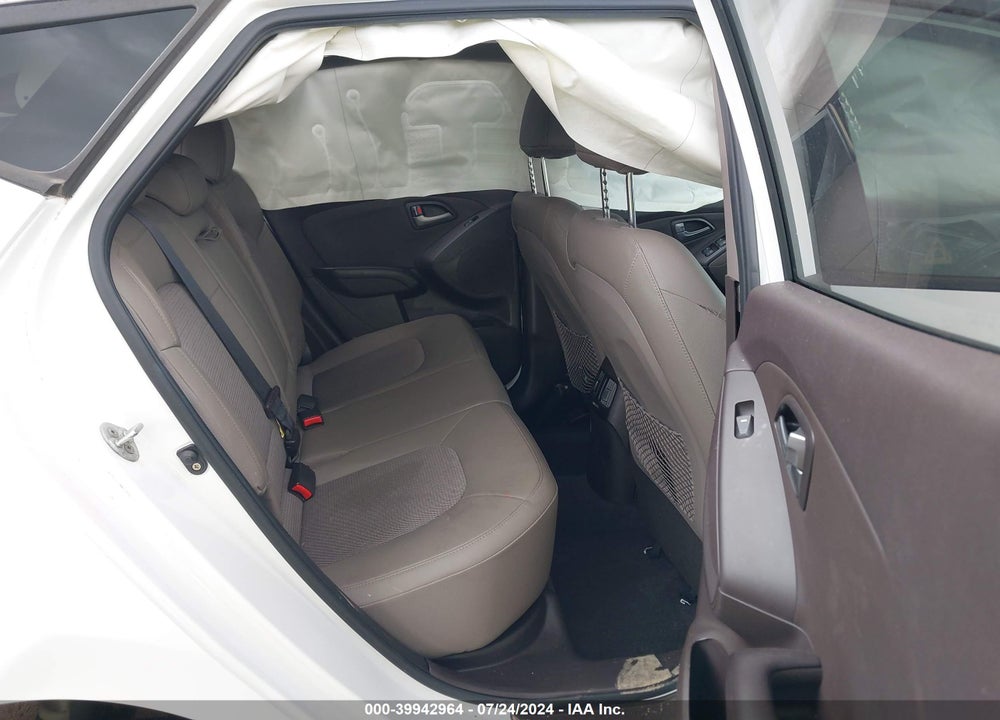 2014 HYUNDAI TUCSON SE VIN: KM8JU3AG4EU915855